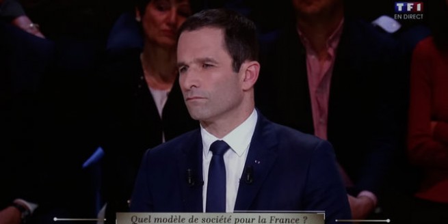 158341-macron-attaque-sur-le-financement-de-sa-campagne-par-hamon.jpg