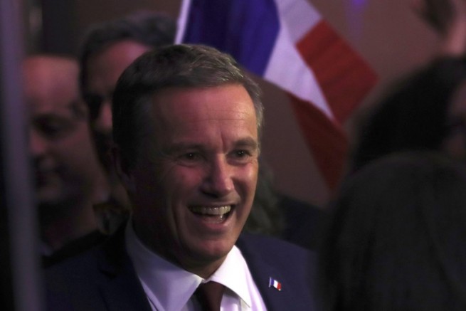 158344-presidentielle-2017-nicolas-dupont-aignan-invite-francois-fillonrenoncer-etle-soutenir.jpg