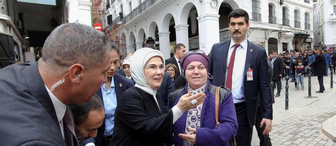177831-erdogan-aux-petits-soins-pouralgerie.jpg