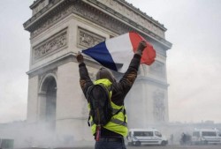 ARC de Triomphe GILET JAUNE