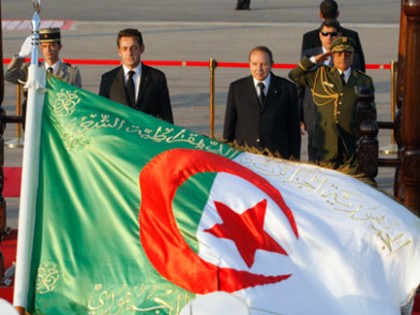 8856-sarkozy-bouteflika-1.jpg