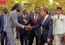 150902-togo-linstant-dadebayor-avec-le-pm-valls-a-lome-696x464.jpg