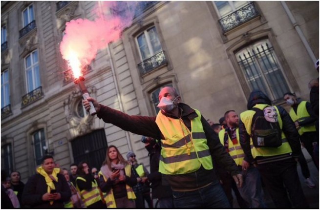 181927-giletsjaunes-elysee-1.jpg