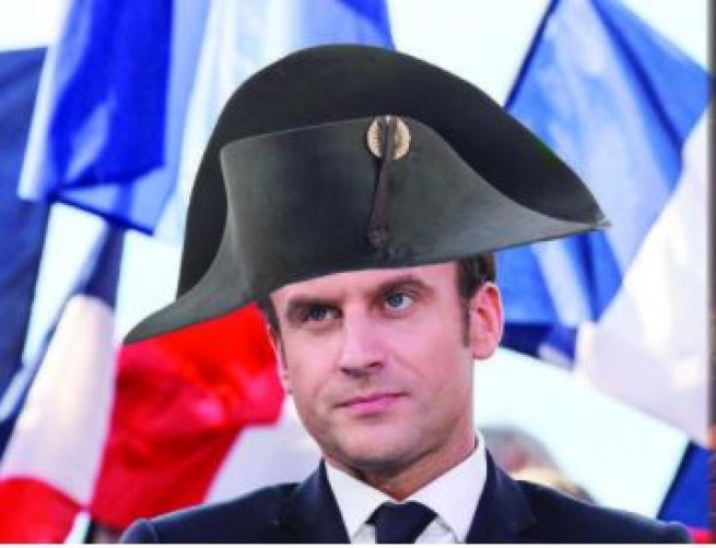 182724-macron-bonaparte-1.jpg