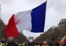 183614-drapeaudecembre-2018-champs-elysee-plf-fin.jpg