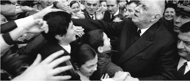 184335-degaulle-jeunesse-1.png