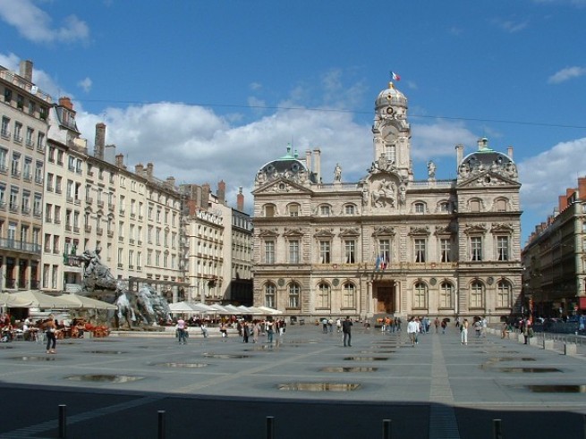 36892-mairie-de-lyon-depenses-reception-cout.jpg