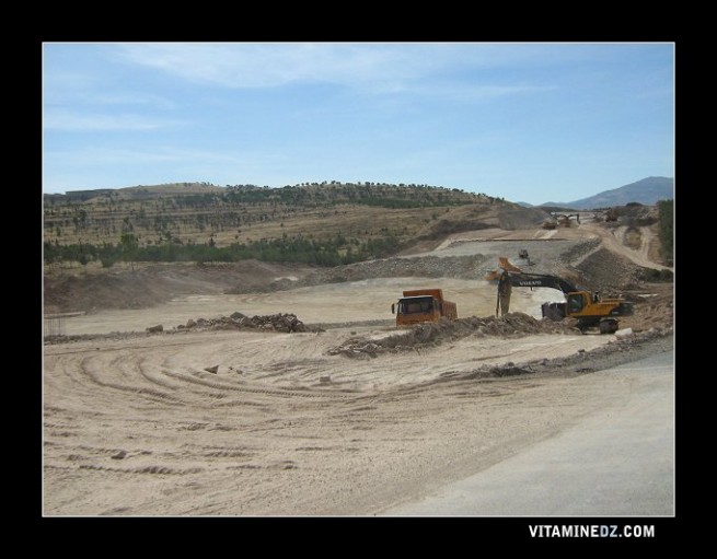 4533-autoroute-est-ouest-travaux-a-maghnia.jpg