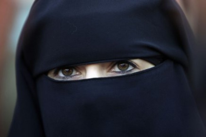 76708-burqa-sera-passible-france.jpg