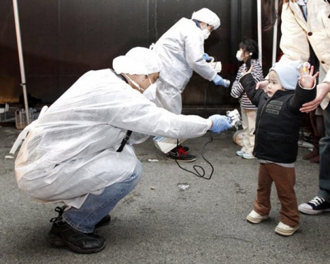 91591-fukushima-controleenfant.jpg